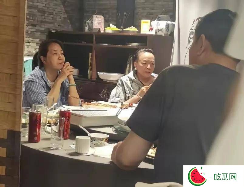 退休后住酒店學英語，不開火不做飯，宋丹丹已經(jīng)走上另一條大道